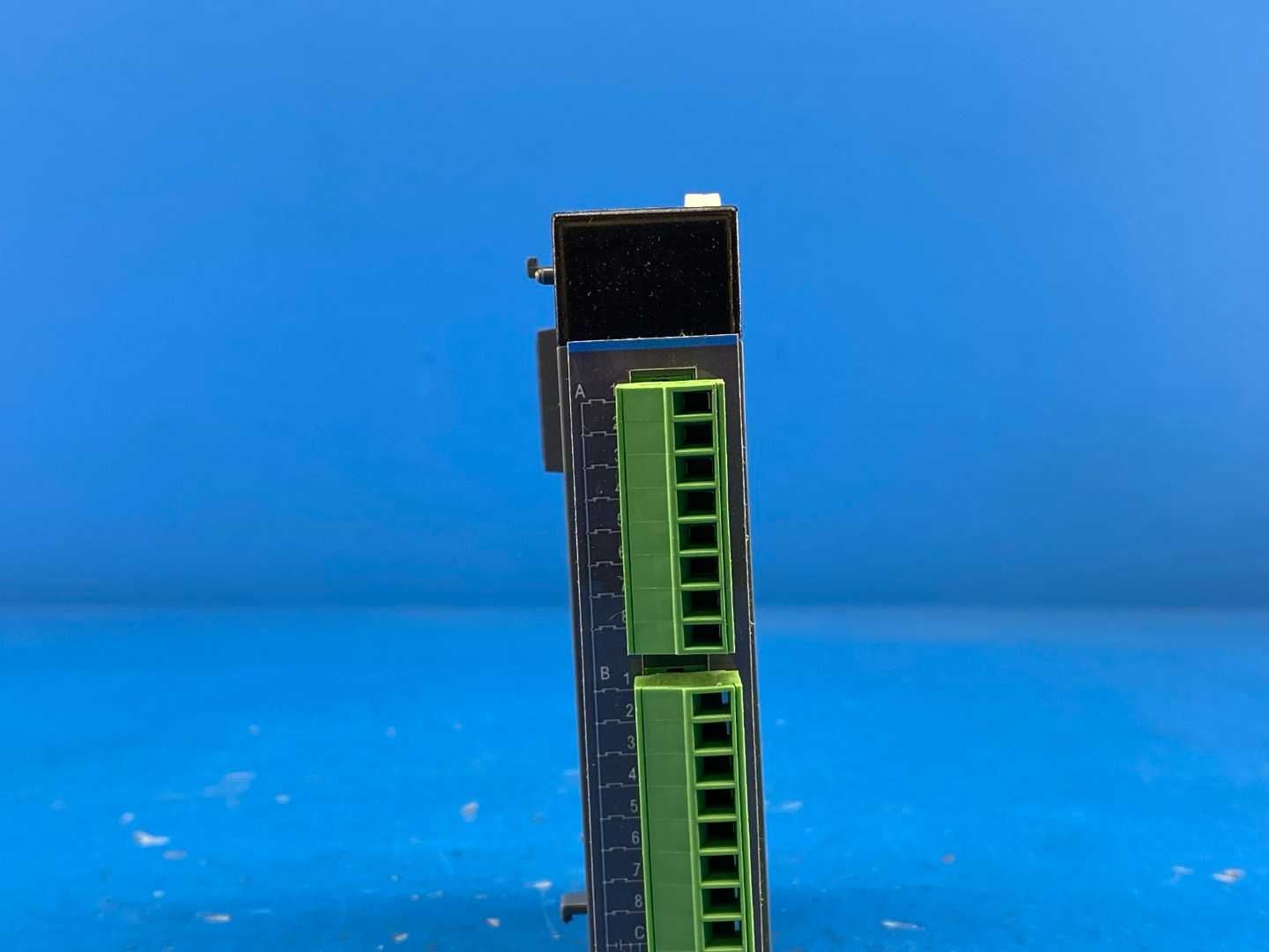 Horner Electric HE599DIM610A Smart Rail I/O 16pt DC Input Module