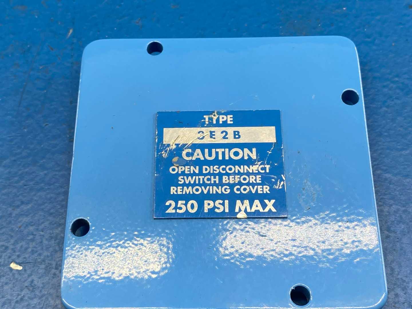 Warrick Controls, Series 3E Dual Probe Electrode Fitting, Model 3E2B
