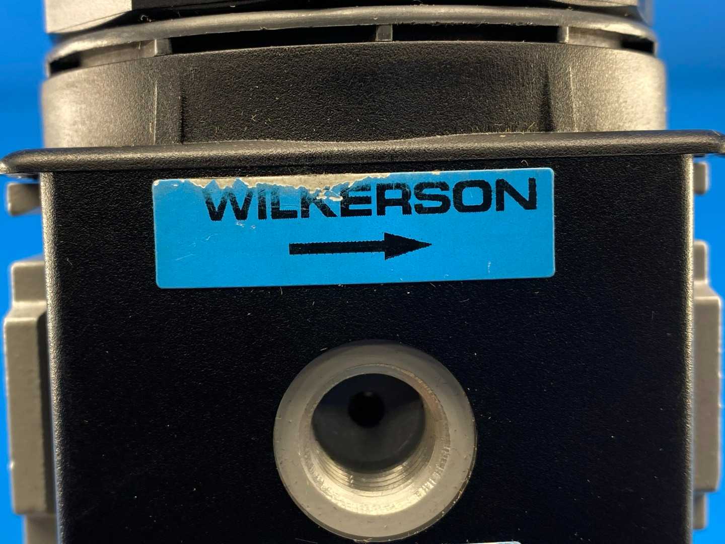 Wilkerson B28-04-FL00B Filter Regulator, 1/2" NPT, 0–125 PSI Range, 250 PSIG Max