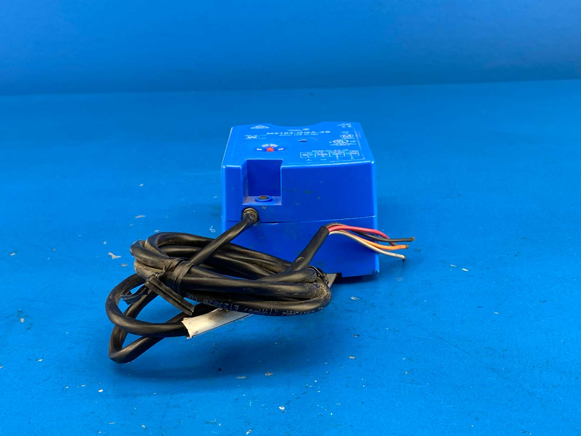 Johnson Controls M9104-GGA-2S Electric Actuator, 24V AC/DC, 4Nm (35 in-lb), 50/60Hz, 2.9VA