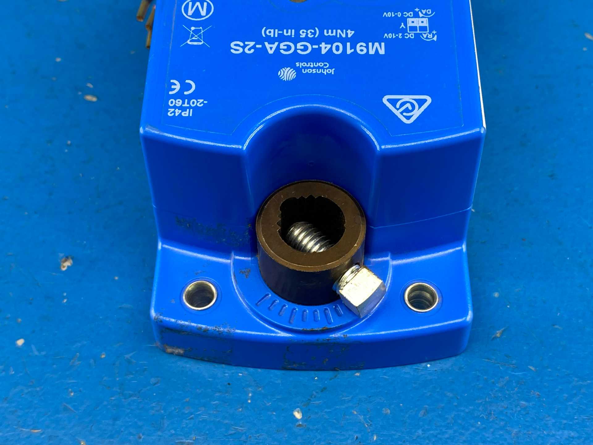 Johnson Controls M9104-GGA-2S Electric Actuator, 24V AC/DC, 4Nm (35 in-lb), 50/60Hz, 2.9VA