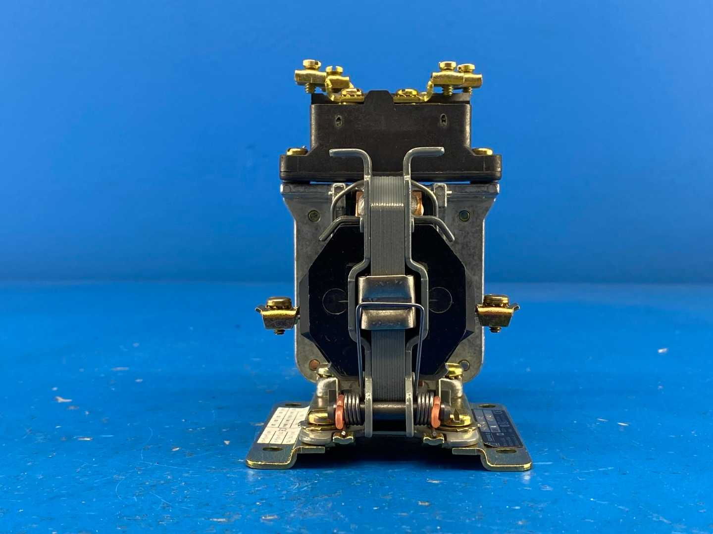 Square D 9050AO10EV02 (86431) AC Pneumatic Timing Relay Series A 110/120V