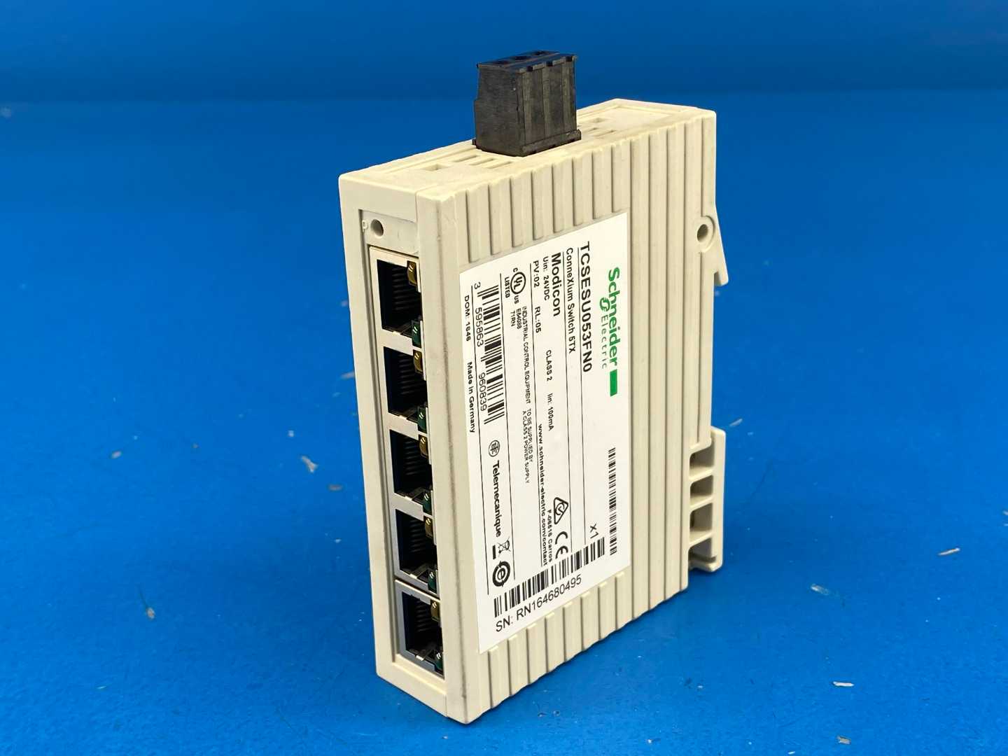 Schneider Electric TCSESU053FN0, ConneXium Switch 5TX