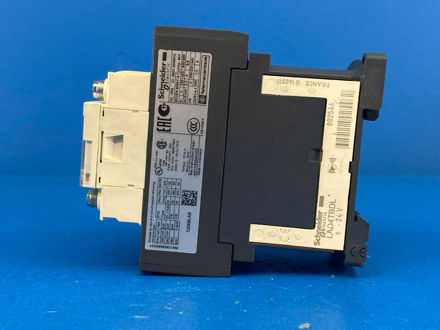 Schneider Electric LC1DT206BL, TeSys (045620) 24VDC 20A Contactor