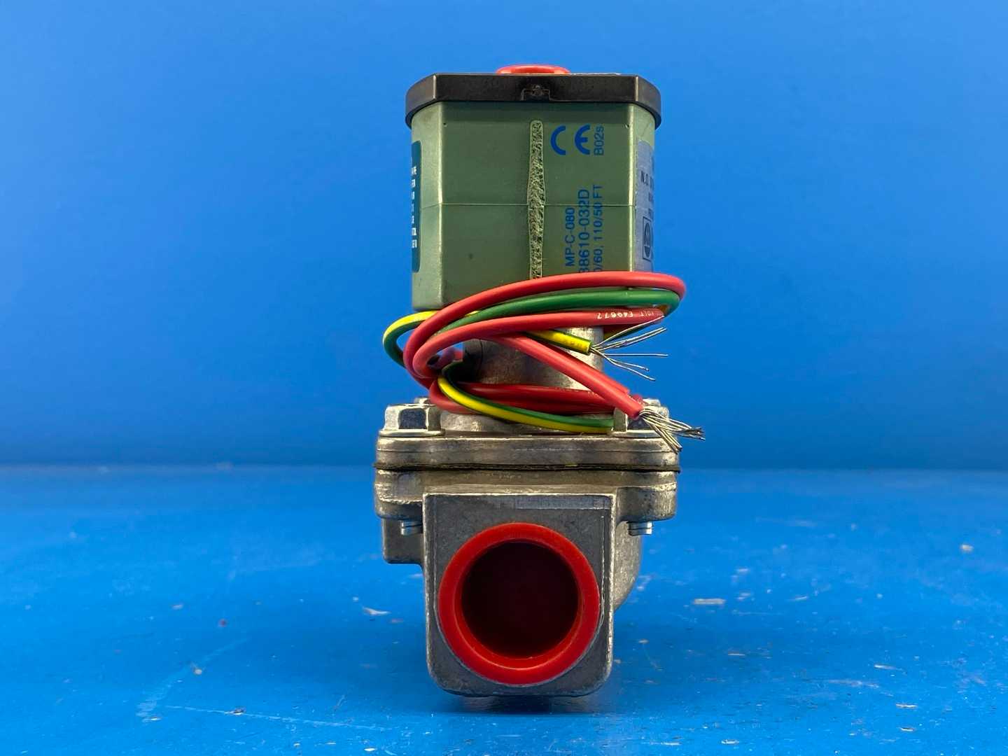 Asco Red-Hat 8215G33 Aluminum Body 2-Way Solenoid Valve 3/4" Normally Open 0-125psi 120V
