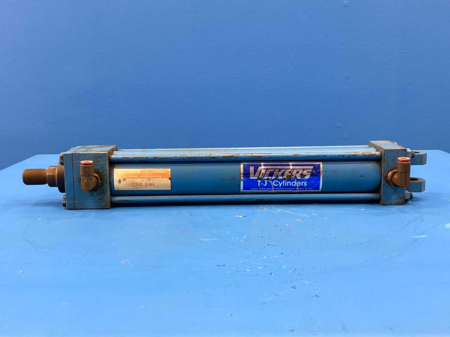 Vickers TE10DWGD 1AA10C00 Hydraulic Cylinder, 2" Bore, 10.25" Stroke, 250 PSI