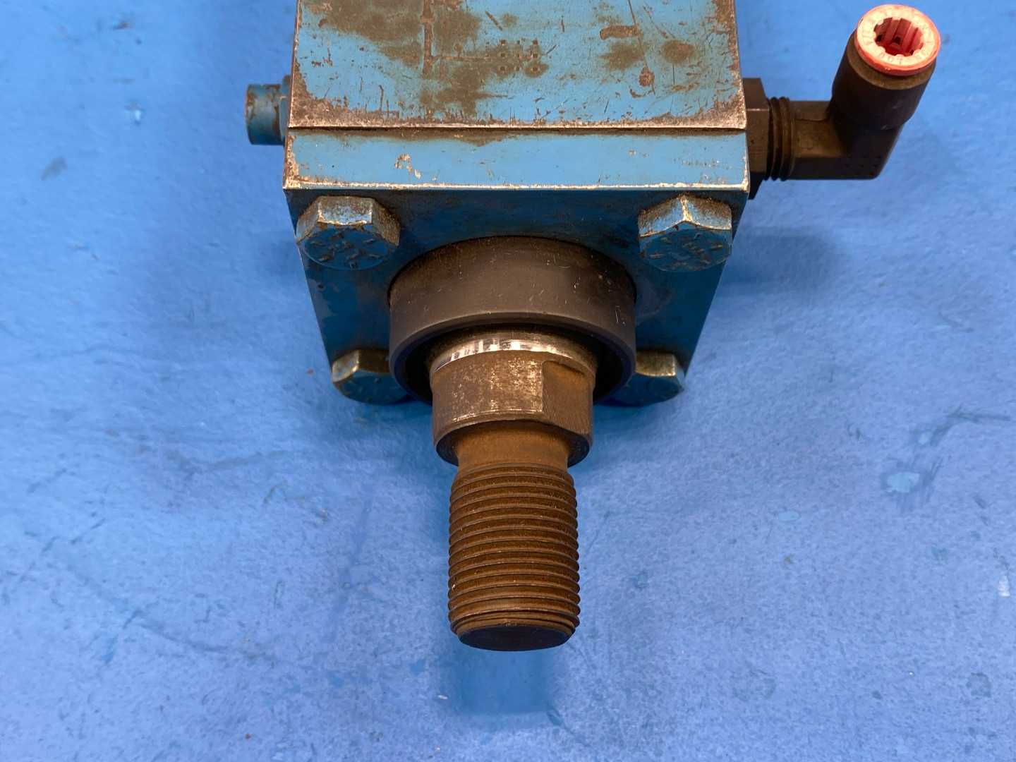 Vickers TE10DWGD 1AA10C00 Hydraulic Cylinder, 2" Bore, 10.25" Stroke, 250 PSI