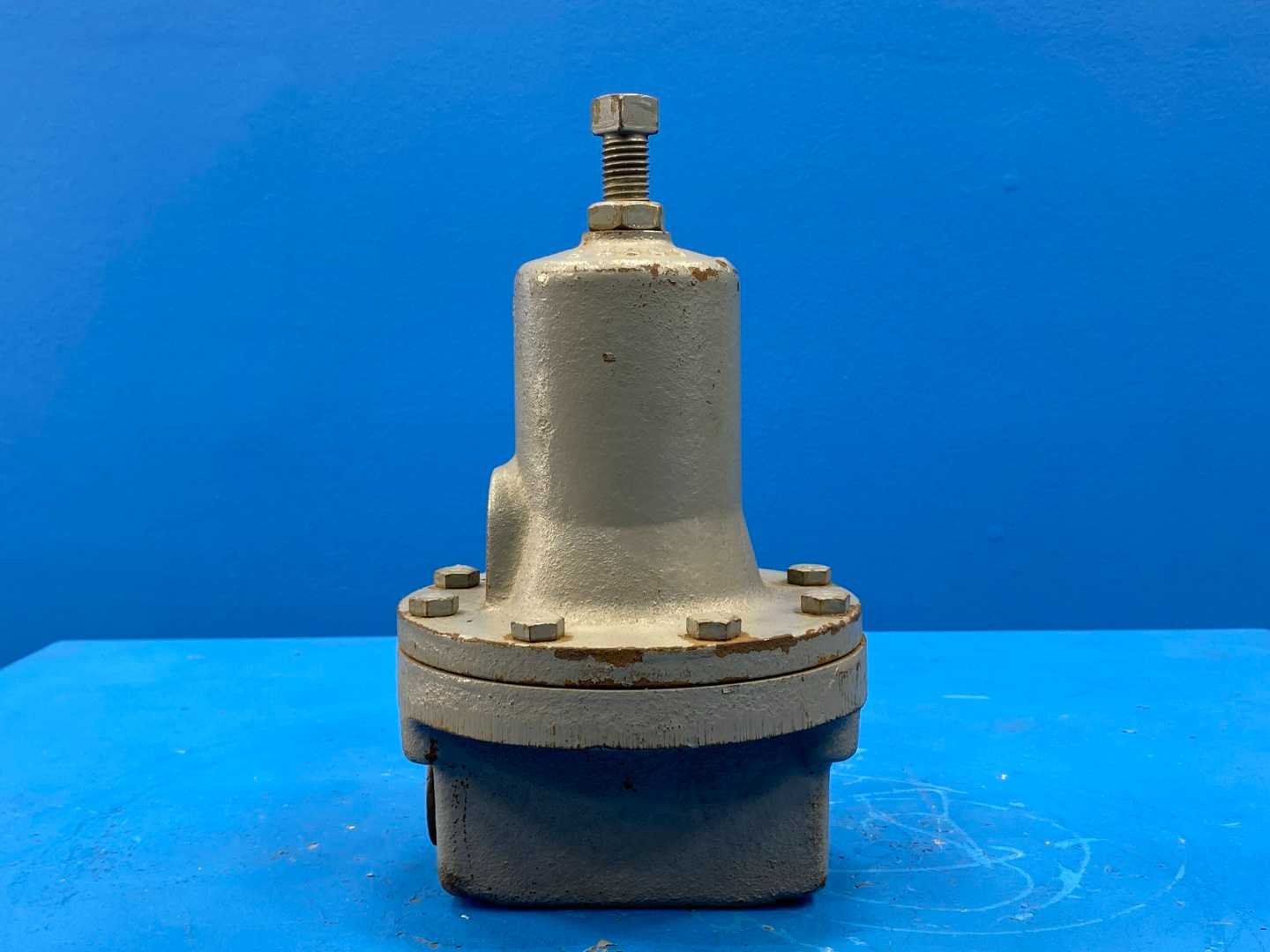 Fisher Controls Type 98 H-30 Spring Loaded Pressure Regulator 300PSIG BUNA N Spring Range 70-140