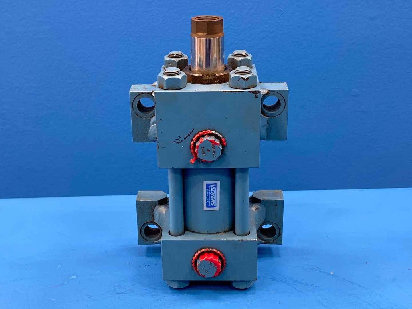 Vickers TZ01DE2N1KA01000 J 04 7, 2/1x1 3000PSI 2" Bore