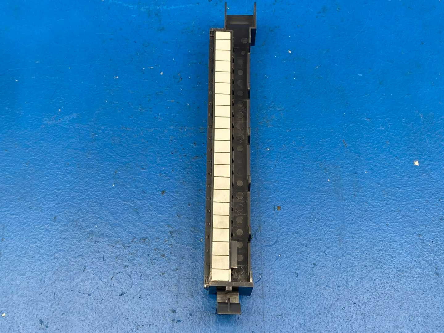 Allen-Bradley 1771-IAD D 120V AC/DC Input Module T4A REV:B02
