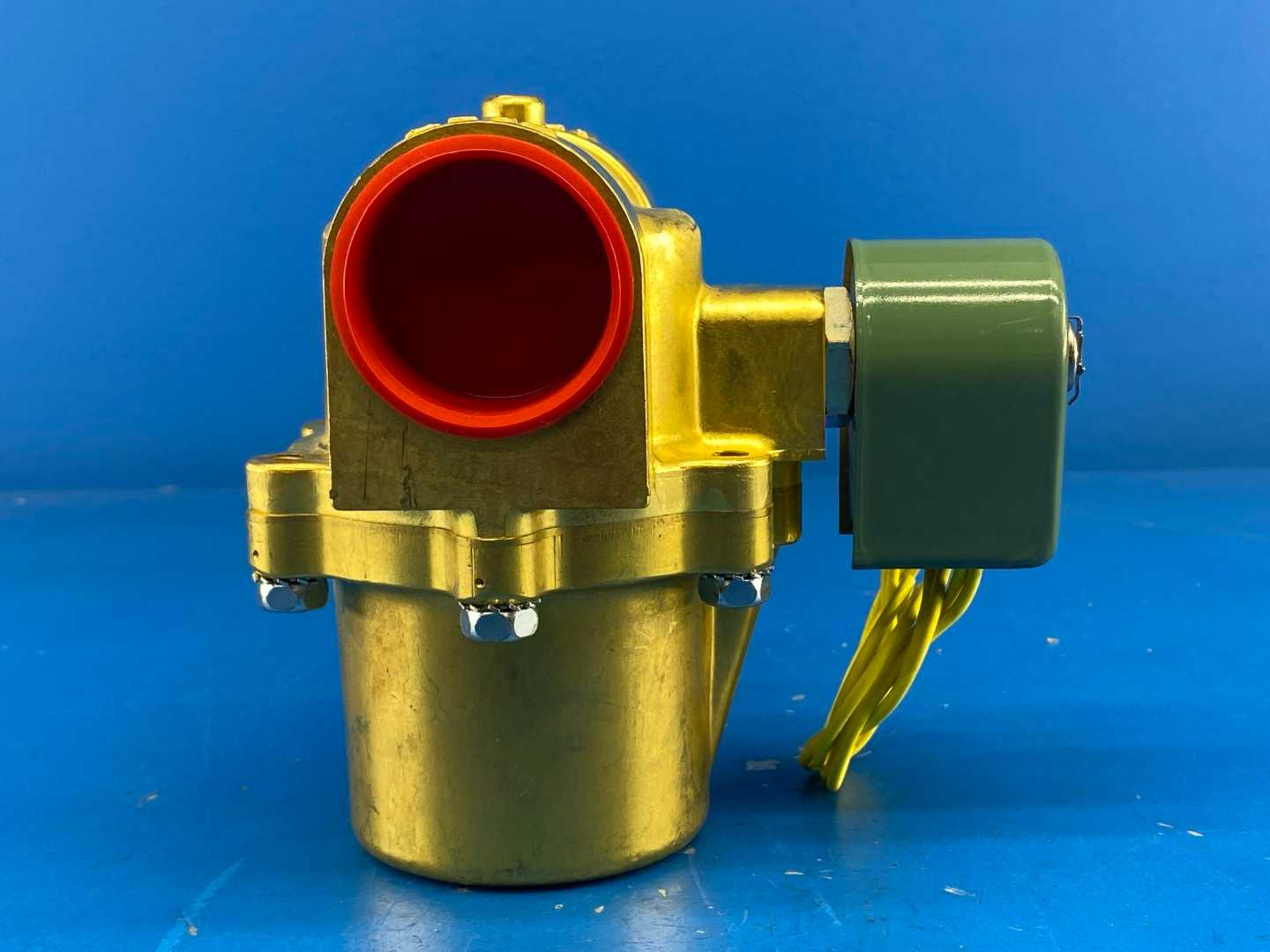 ASCO Redhat 8222B082 Solenoid Valve 10.5Watts 1-1/2" Pipe Size 110/120V 5-125 Steam PSI