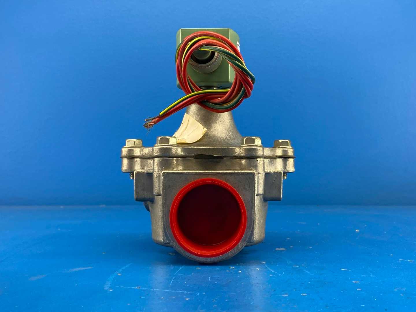 ASCO Red-Hat II 8215G070VH Solenoid Valve, 1-1/2" NPT, Normally Closed, 120V AC (Missing red cap)