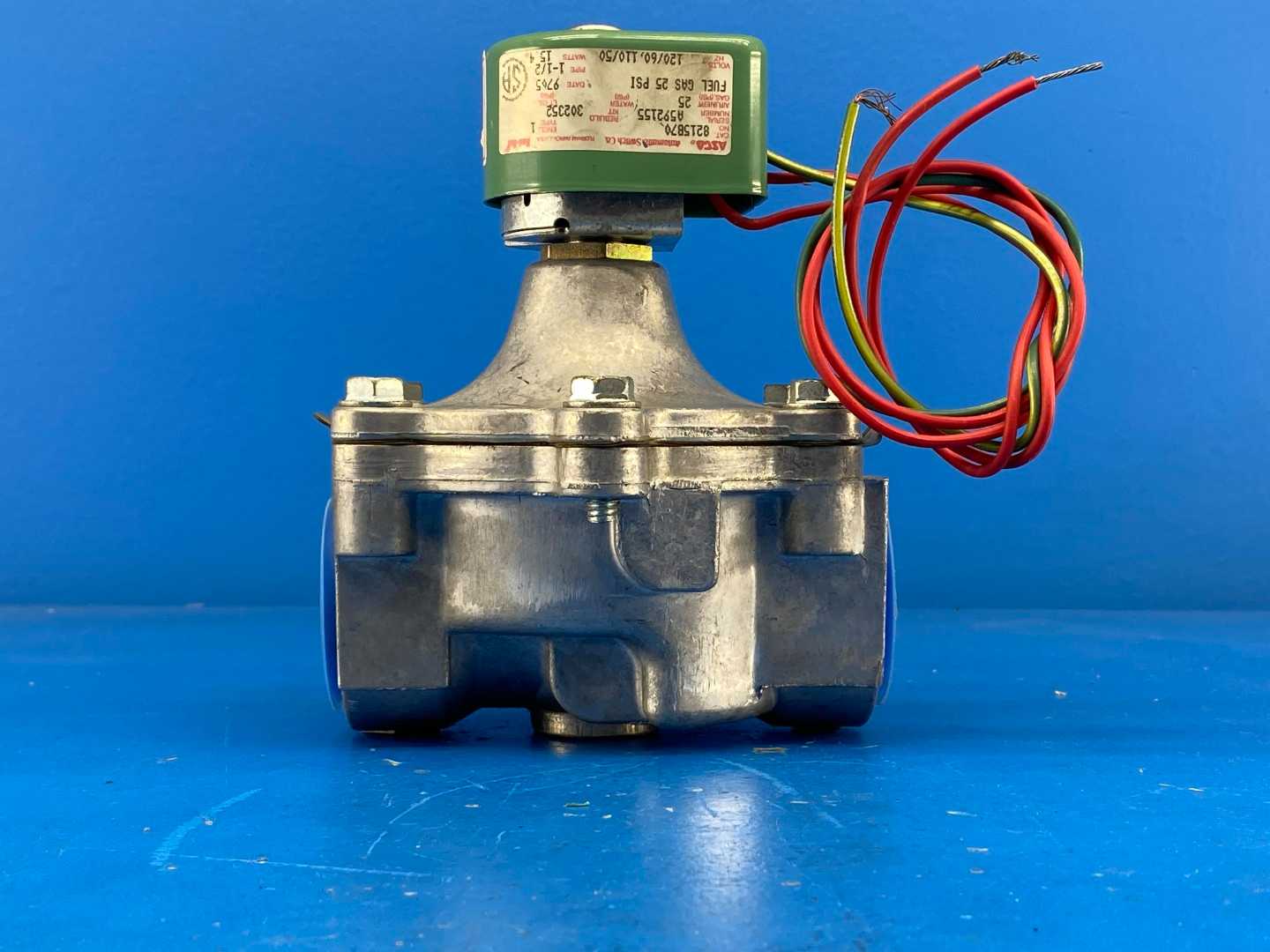 1-1/2" ASCO RedHat Aluminum Solenoid Air Valve 8215B70, 1,900,000 BtuH Max (120v)