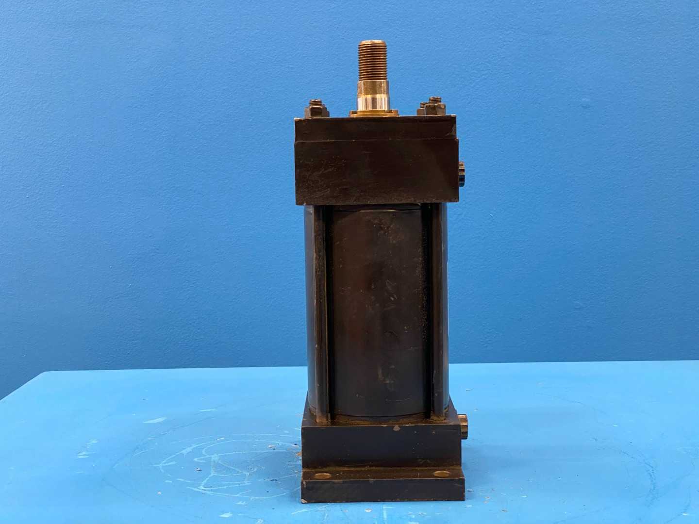 Parker 04.00 H2AU18A 5.000, Series 2A Pneumatic Cylinder 4" Bore 5" Stroke 250 PSI AIR