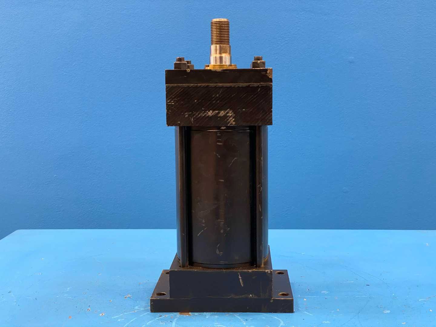 Parker 04.00 H2AU18A 5.000, Series 2A Pneumatic Cylinder 4" Bore 5" Stroke 250 PSI AIR