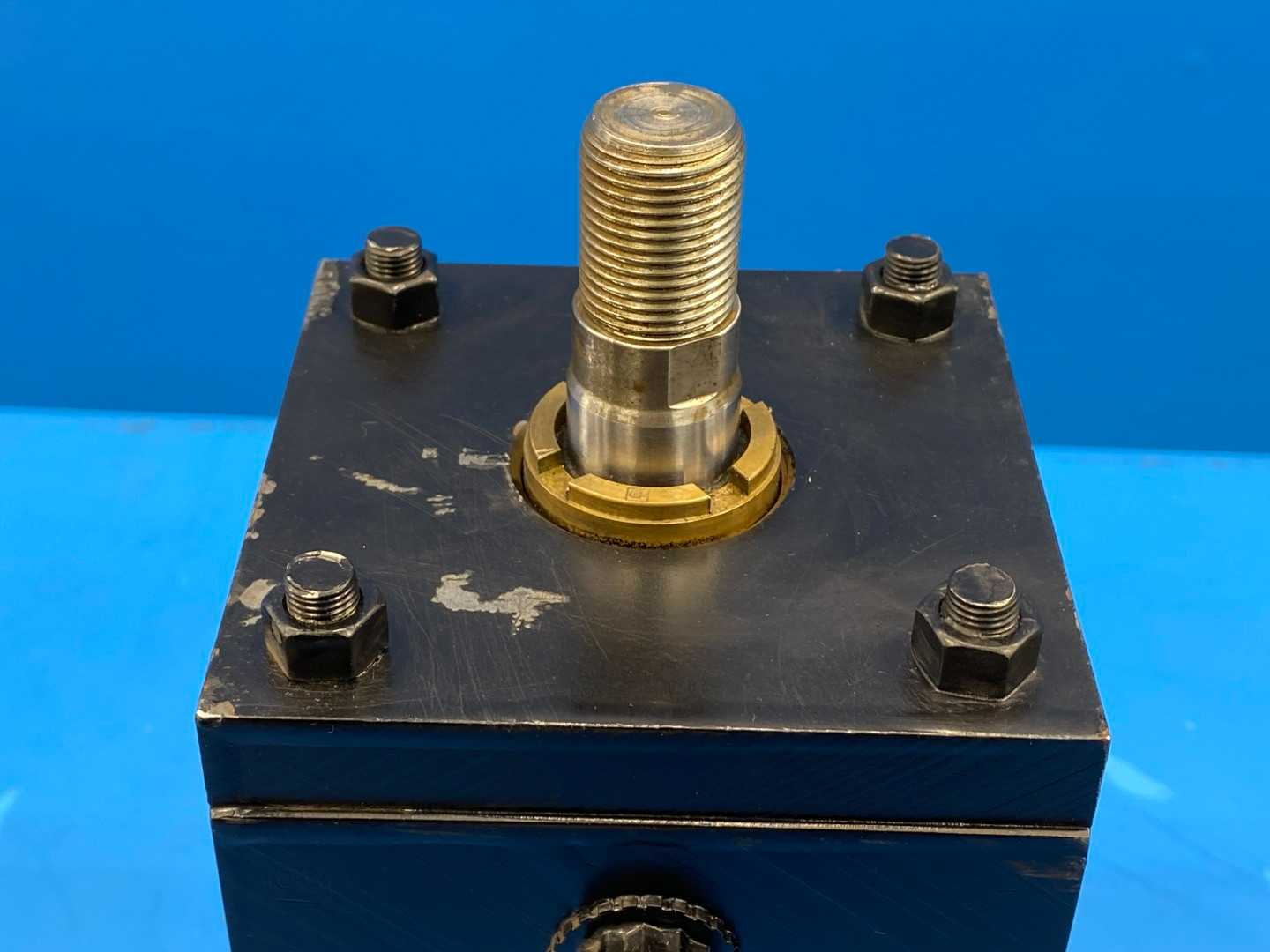 Parker 04.00 H2AU18A 5.000, Series 2A Pneumatic Cylinder 4" Bore 5" Stroke 250 PSI AIR