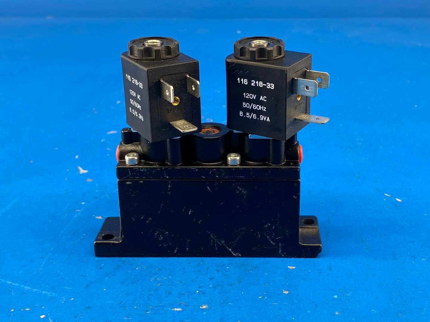 ARO Fluid Power A249SD-120-A Alpha "Thin" Bar Manifold Solenoid Operated Valve