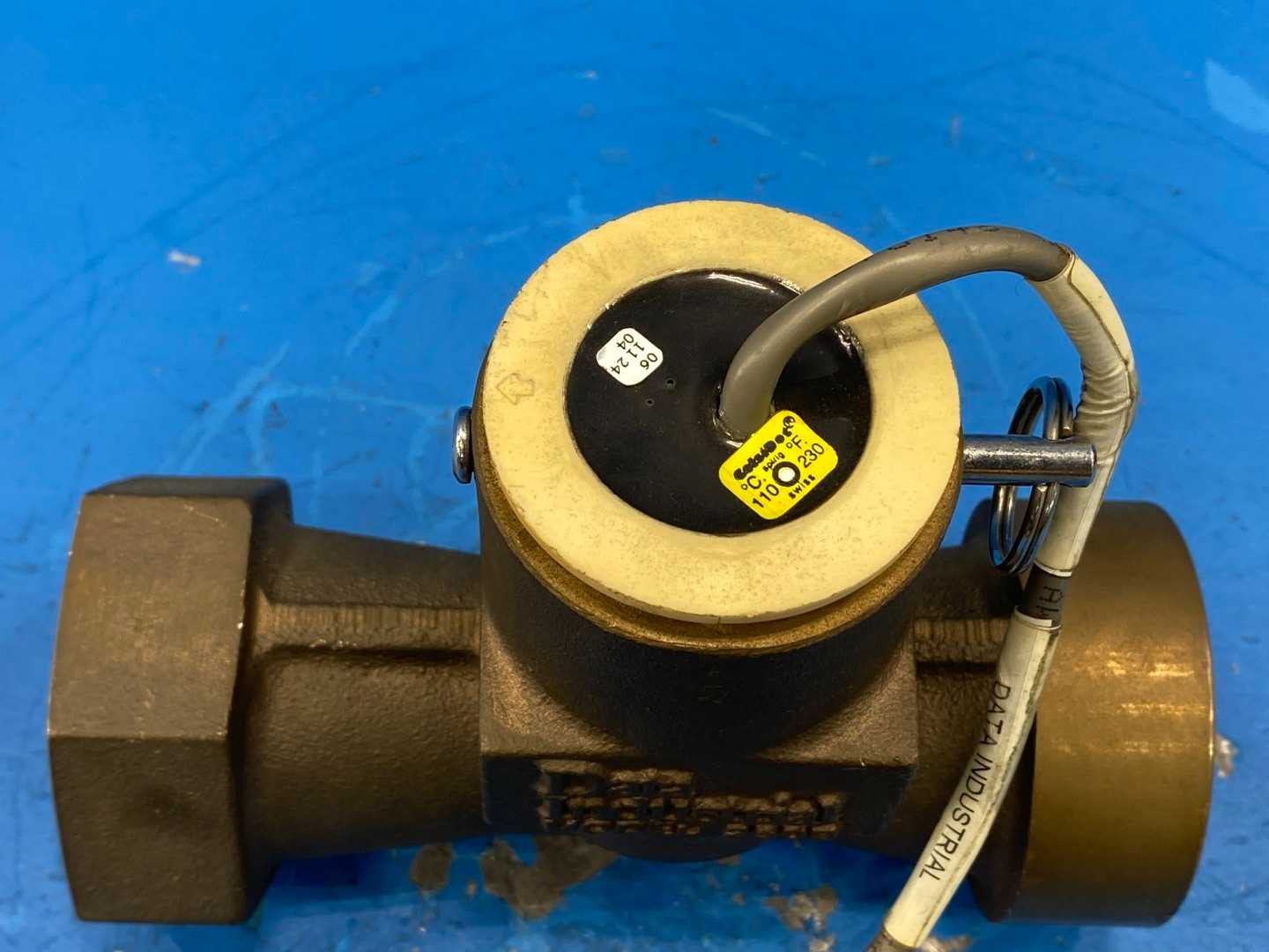 Daia Industrial 250B, 1-1/2" Metallic Tee Type Flow Sensor