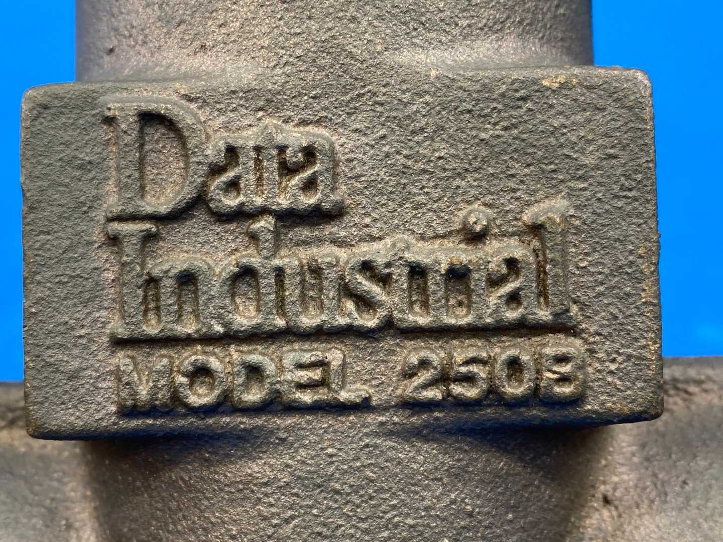 Daia Industrial 250B, 1-1/2" Metallic Tee Type Flow Sensor