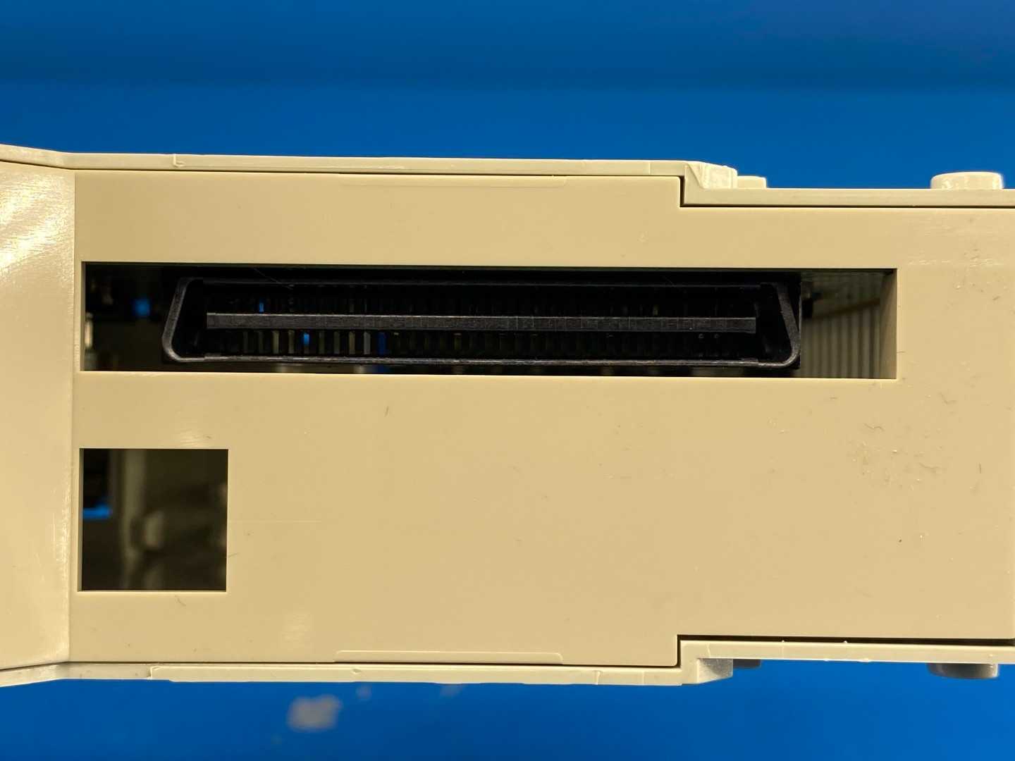 Schneider Electric 140DDO35300 Modicon Discrete DC Output Module, 24 V DC, 4 x 8 Source