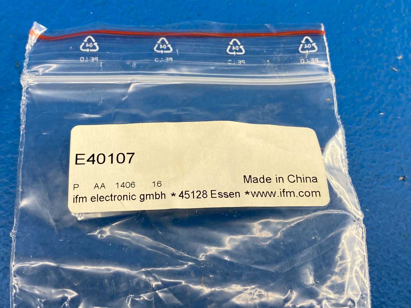 ifm efector300 SI8503 Flow Monitor, threaded connection 1/2" NPT external thread
