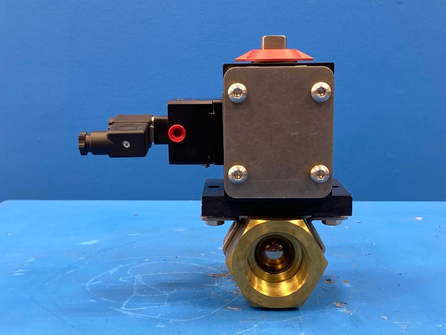 Gemini Valve 1-1/2 86-1-RT-6-A522-4GP-SC07D-120VAC-DS, 1-1/2" Double Acting Pneumatic Actuated Ball Valve