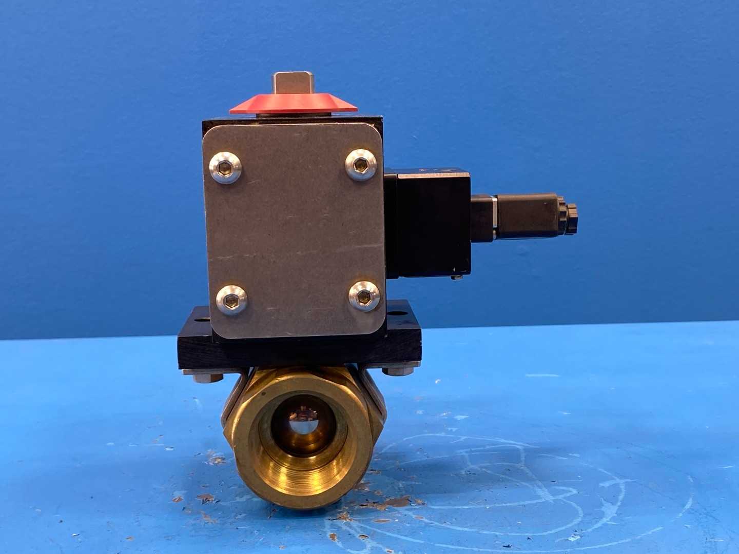 Gemini Valve 1-1/2 86-1-RT-6-A522-4GP-SC07D-120VAC-DS, 1-1/2" Double Acting Pneumatic Actuated Ball Valve