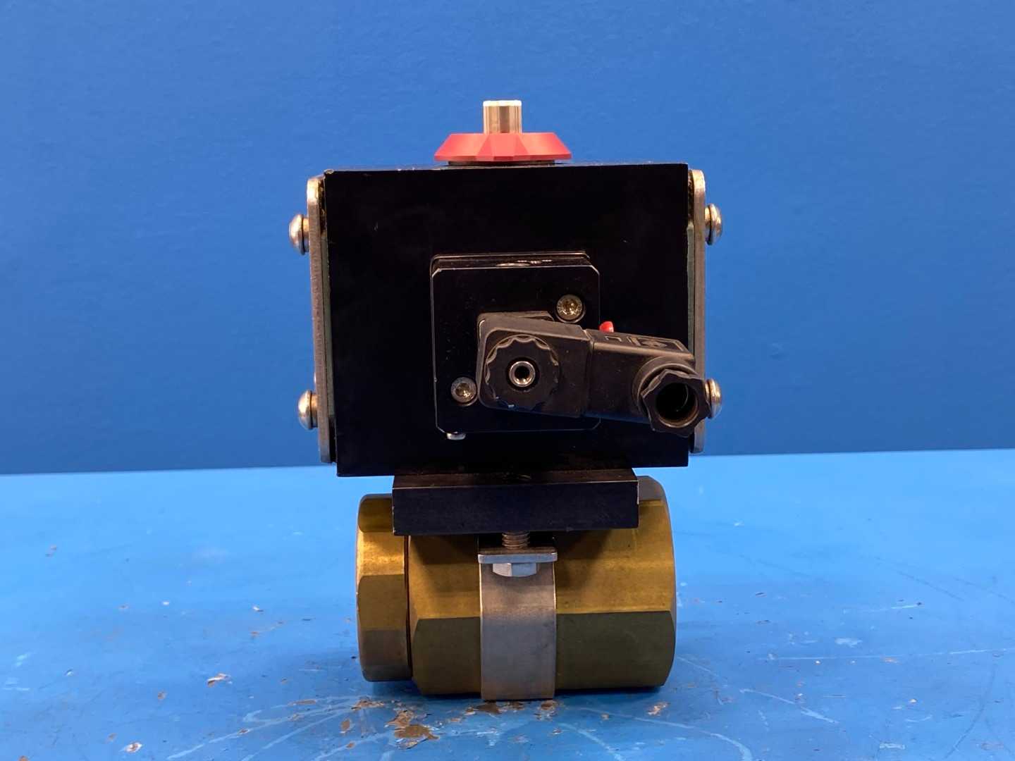 Gemini Valve 1-1/2 86-1-RT-6-A522-4GP-SC07D-120VAC-DS, 1-1/2" Double Acting Pneumatic Actuated Ball Valve