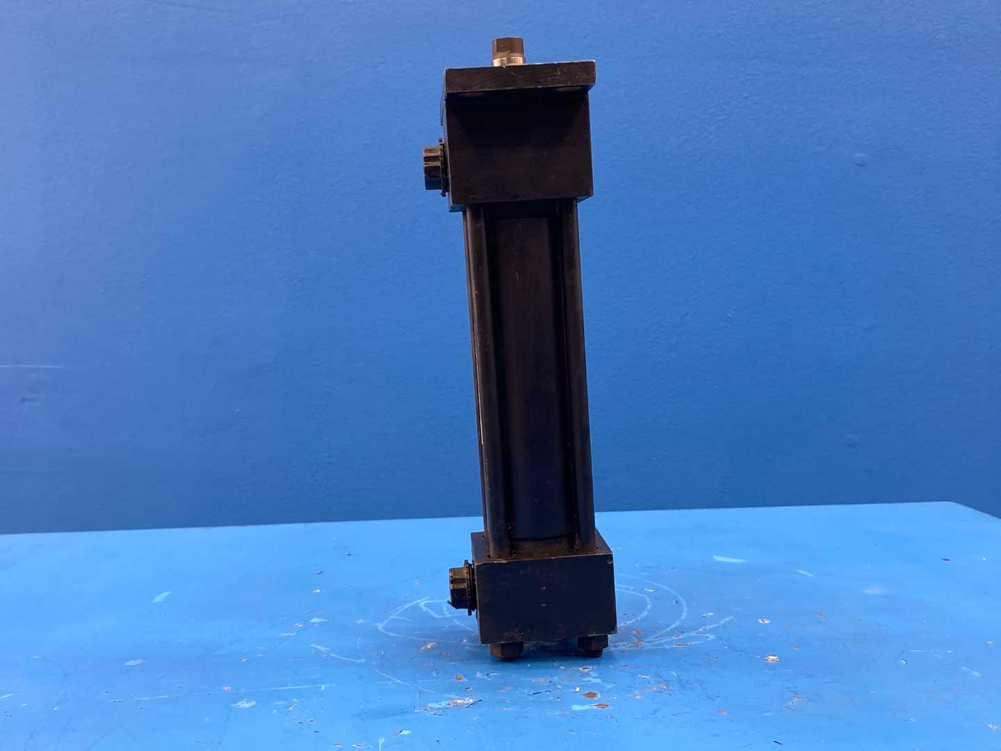 Parker 01.50 CJ2HUS14C 5.000, Series 2H Hydraulic Cylinder 1.5" Bore 5" Stroke 3000 PSI HYD