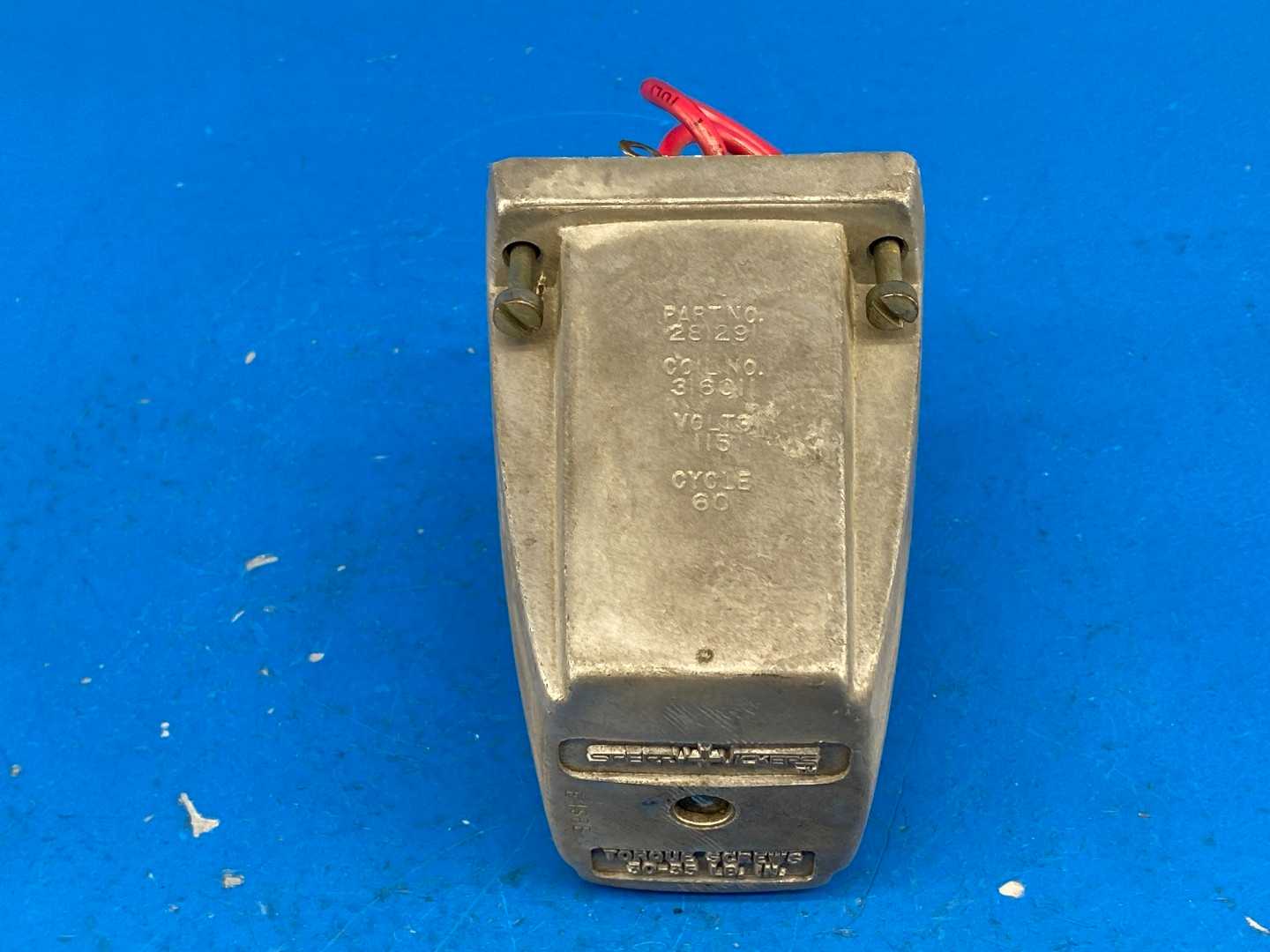 Sperry Vickers 281291 Solenoid Coil Assembly with Cast Housing for Hydraulic Valves, 30-35lb Torque 115VAC
