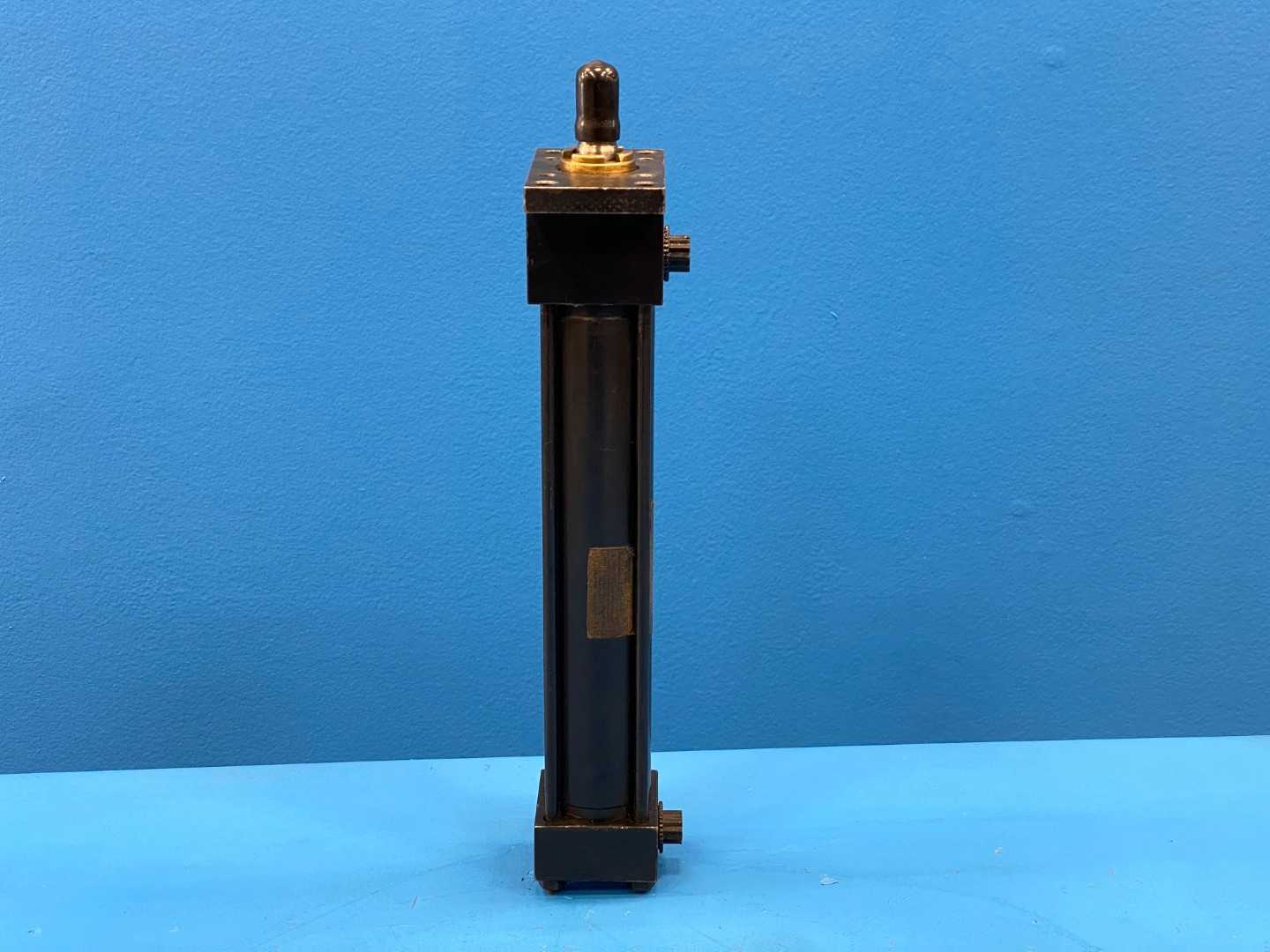 Parker 01.50 J3L LU18A 7.500 Hydraulic Cylinder