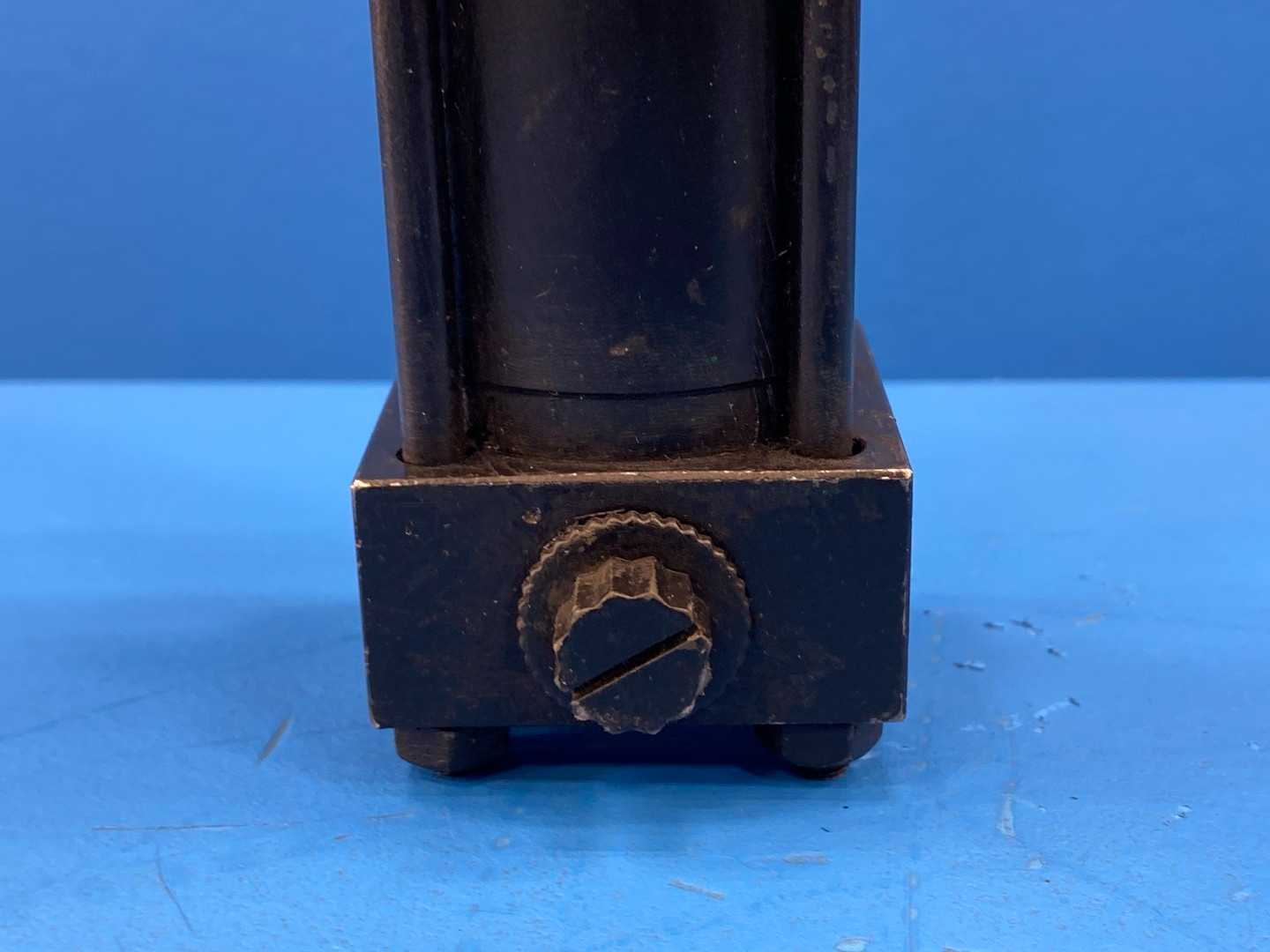 Parker 01.50 J3L LU18A 7.500 Hydraulic Cylinder