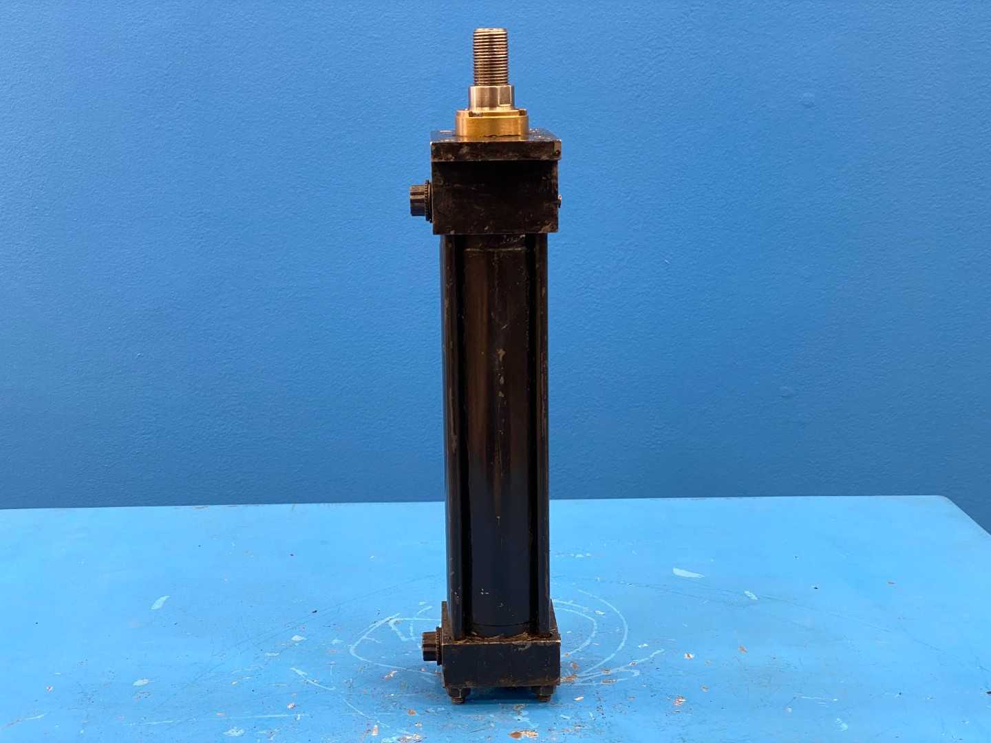 Parker 02.00 CJ3LLUS34C 7.500, Hydraulic Cylinder 2" Bore 7.5" Stroke 1950PSI HYD