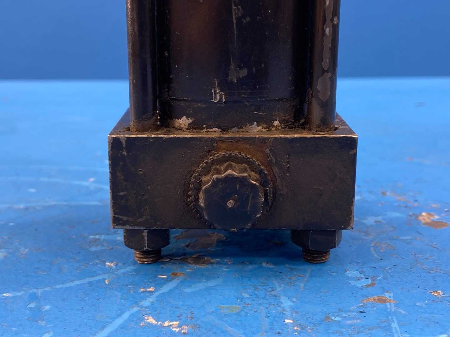 Parker 02.00 CJ3LLUS34C 7.500, Hydraulic Cylinder 2" Bore 7.5" Stroke 1950PSI HYD
