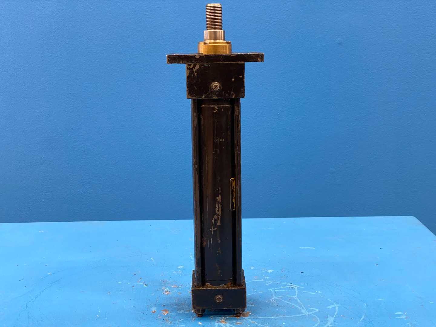 Parker 02.00 CJ3LLUS34C 7.500, Hydraulic Cylinder 2" Bore 7.5" Stroke 1950PSI HYD