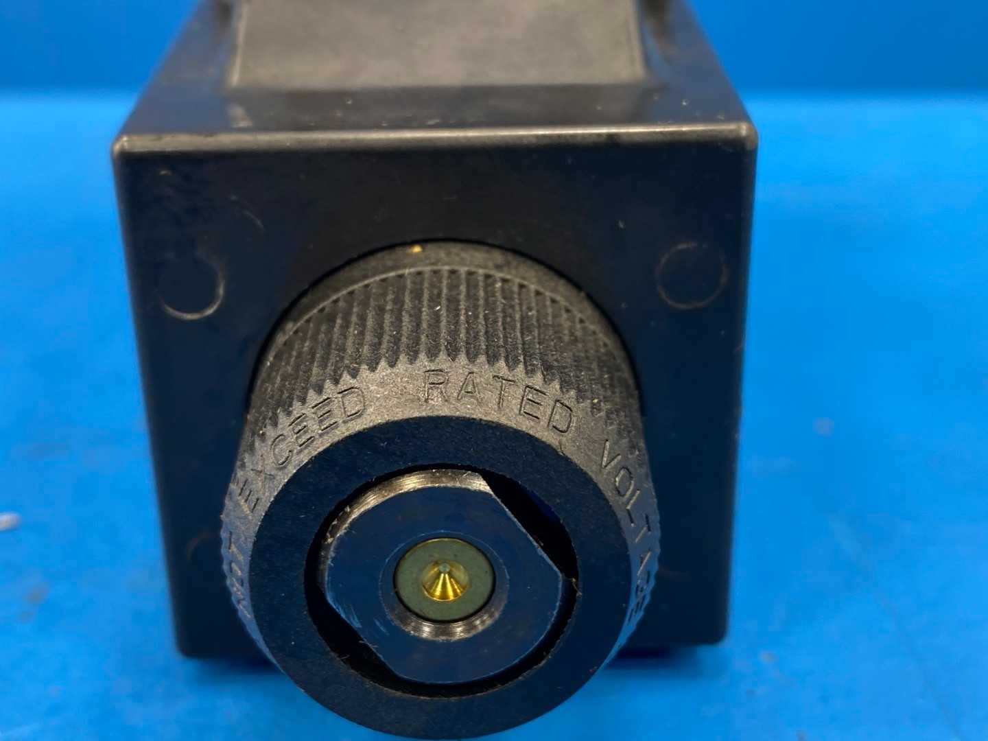 Rexroth MNR# R978874053 Model# 4WE 6 D62/EW110N9DA/62 Hydraulic Directional Control Valve