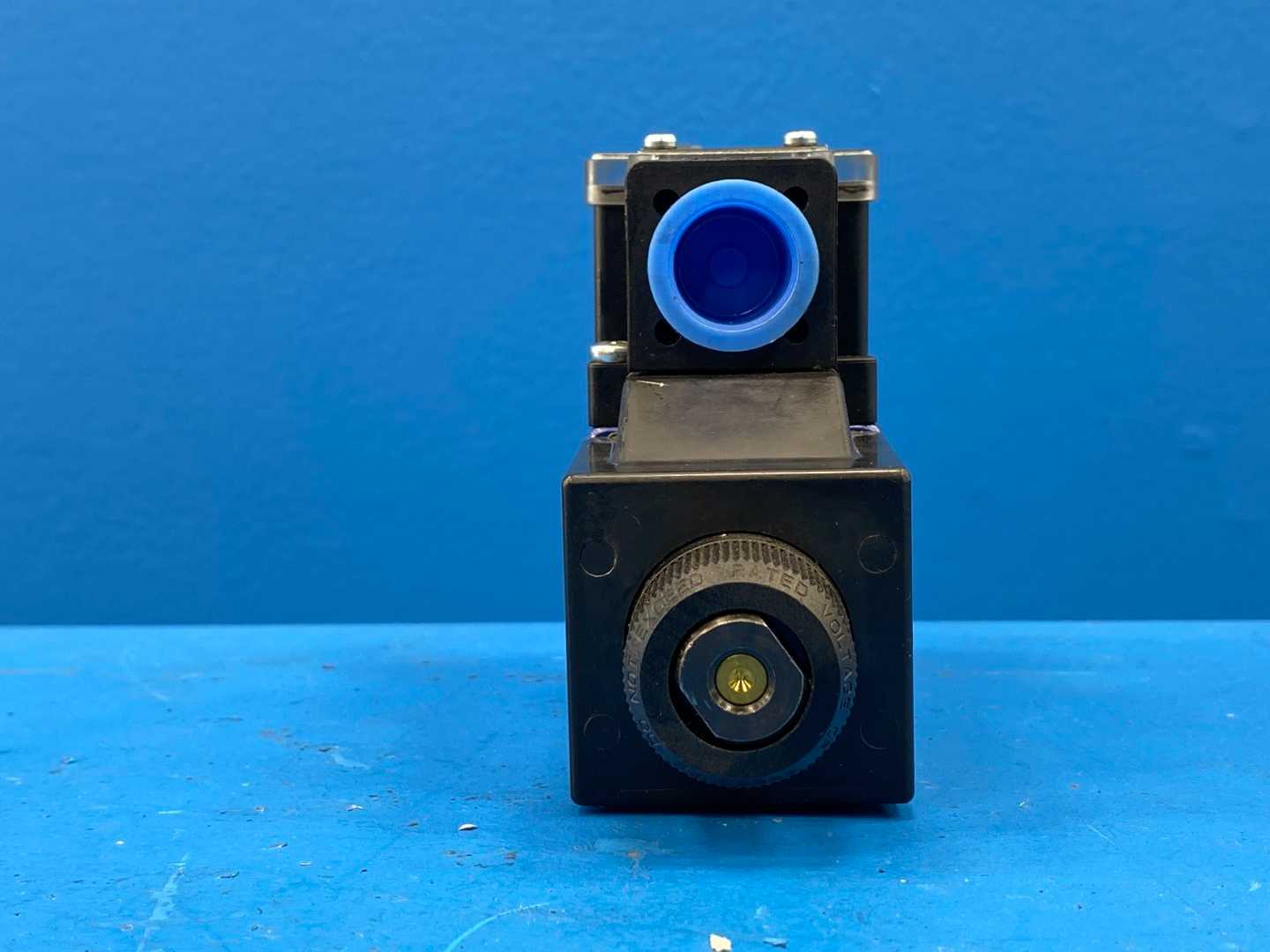 Rexroth MNR# R978874053 Model# 4WE 6 D62/EW110N9DA/62 Hydraulic Directional Control Valve