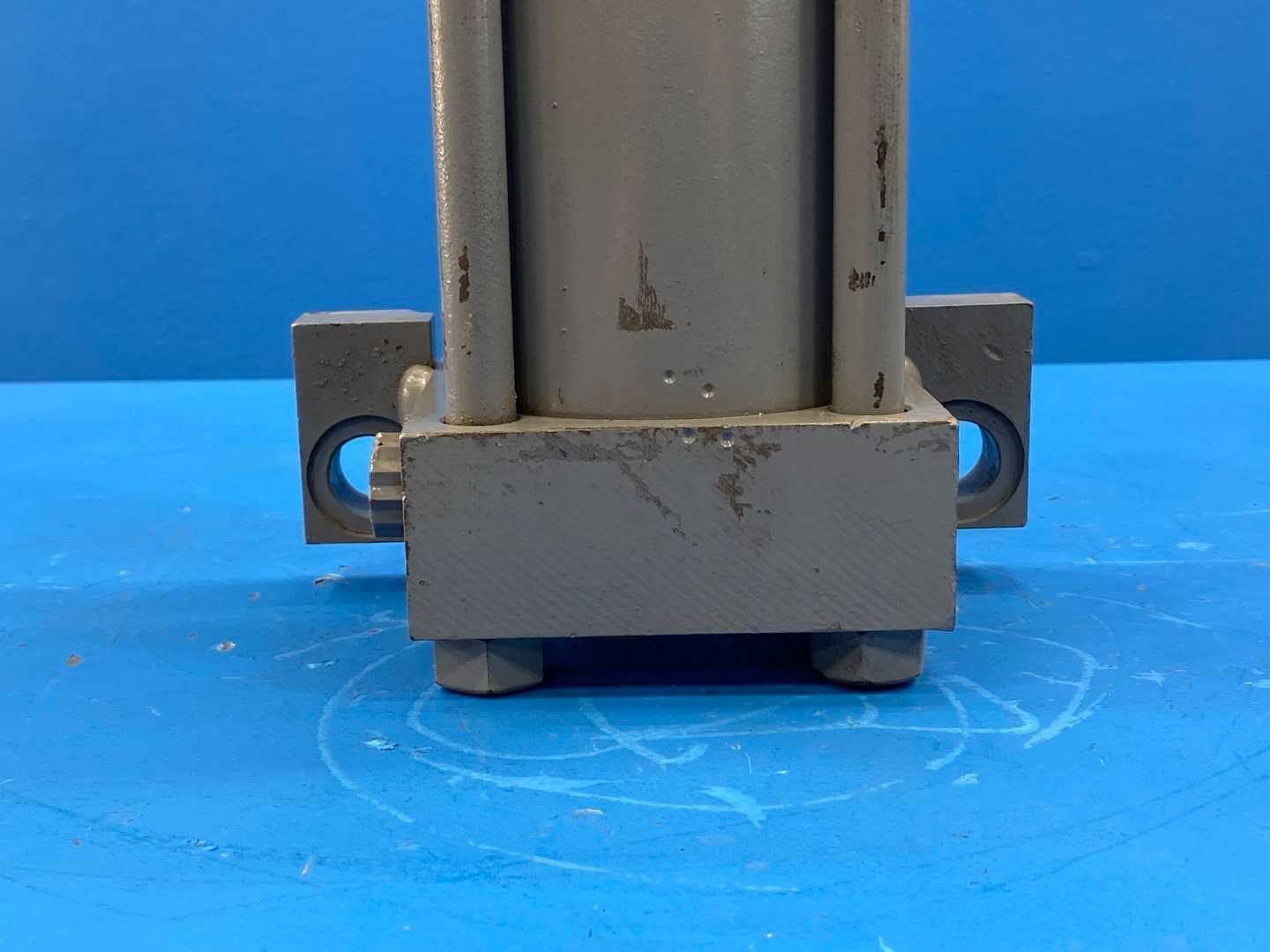 Miller Fluid Power H-72B2B-03.25-16.000-0138-N22-0, Hydraulic Cylinder 3-1/4" Bore 18" Stroke 3000 PSI