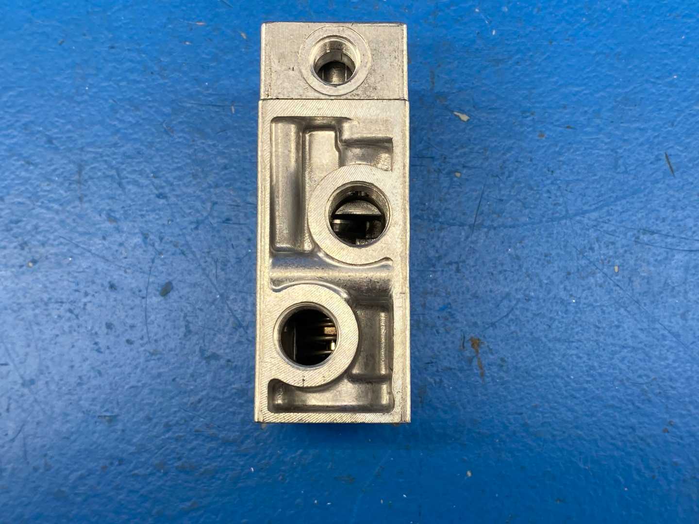 Festo VL/O-3-1/4-NPT (10841), Pneumatic Valve, 3/2 Way, Normally Closed, Valve Size 1/4" 14-145PSI (0.95-10 Bar)