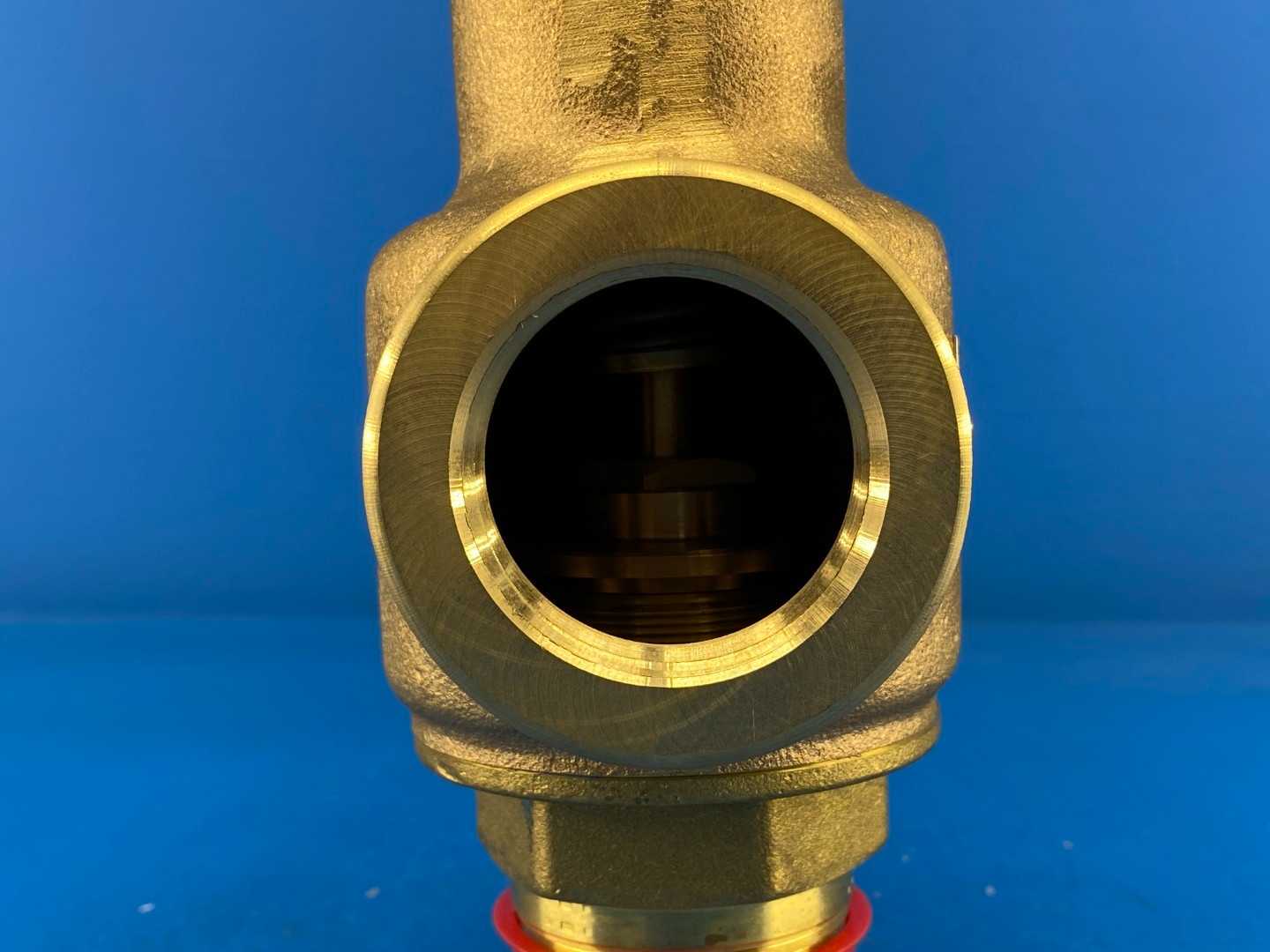 Aquatrol Inc. 69E1A1M2U1-15, 1-1/2 x 1-1/2 Safety Valve 15PSI 38GPM ADJ 9-28