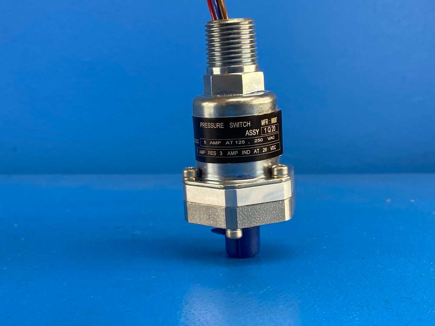 ITT 130P4S50, Pressure Switch, 50 PSI, SPDT, 1/4" NPT, Adjustable Differential