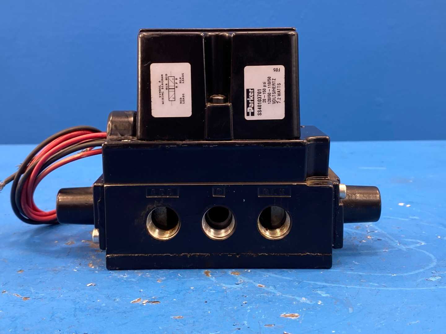 Parker SS40103701 Solenoid Operated 3-Way Directional Control Valve, 120/110VAC, 7.2Watts, 20–150PSI