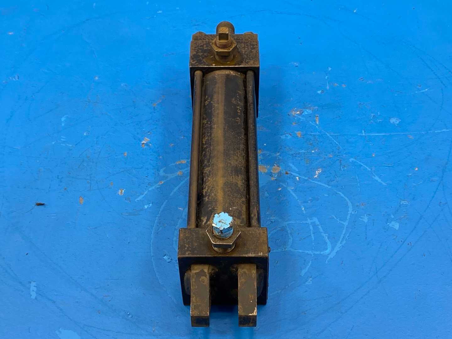 Parker BB3LH34, Hydraulic Cylinder 2" Bore 6" Stroke 1235 PSI