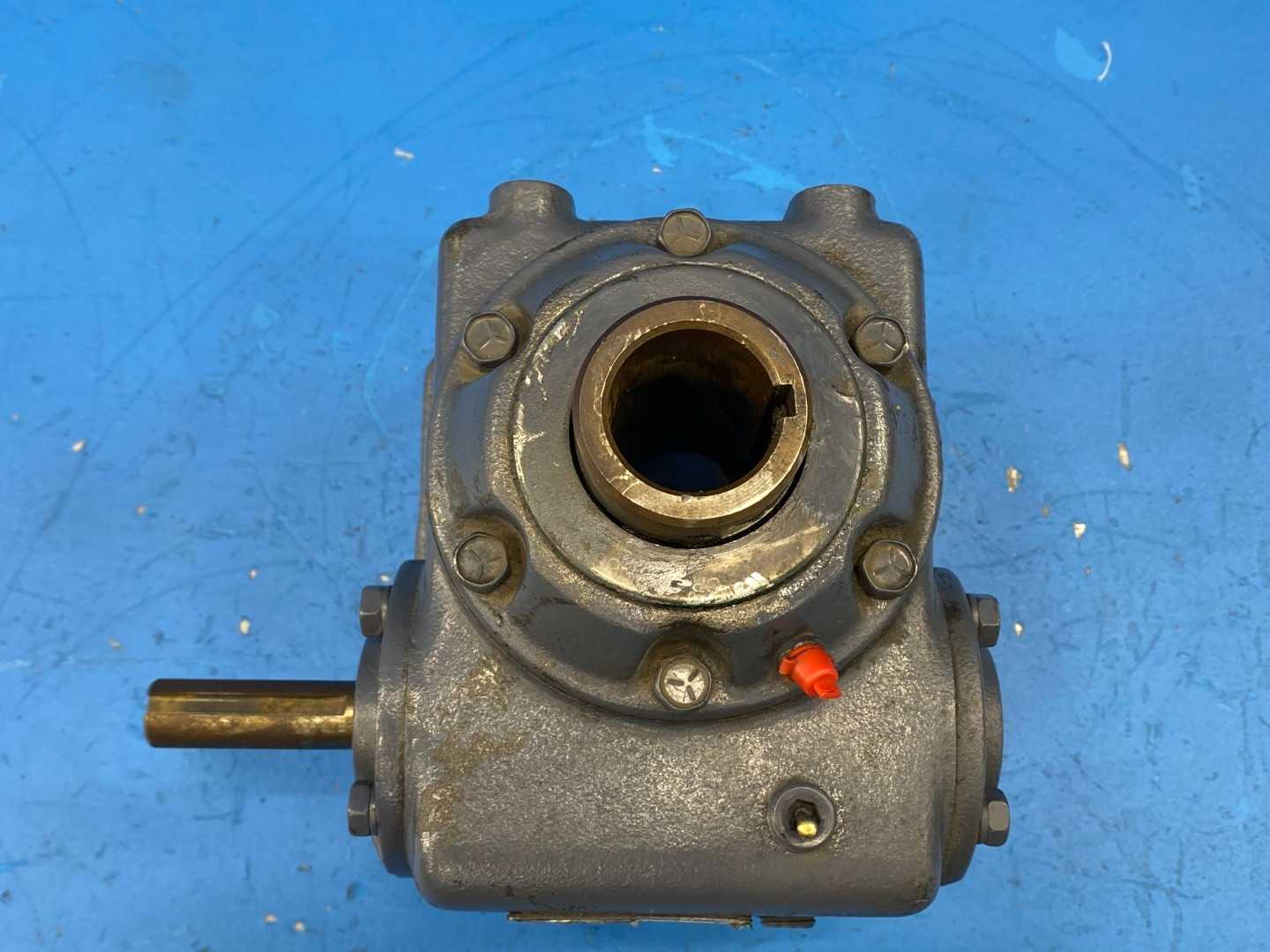 Winsmith 3SF Speed Reducer, 1822 Input RPM / AGMA 8 / 51-110F / Ratio 5:1, 2.34 Input HP