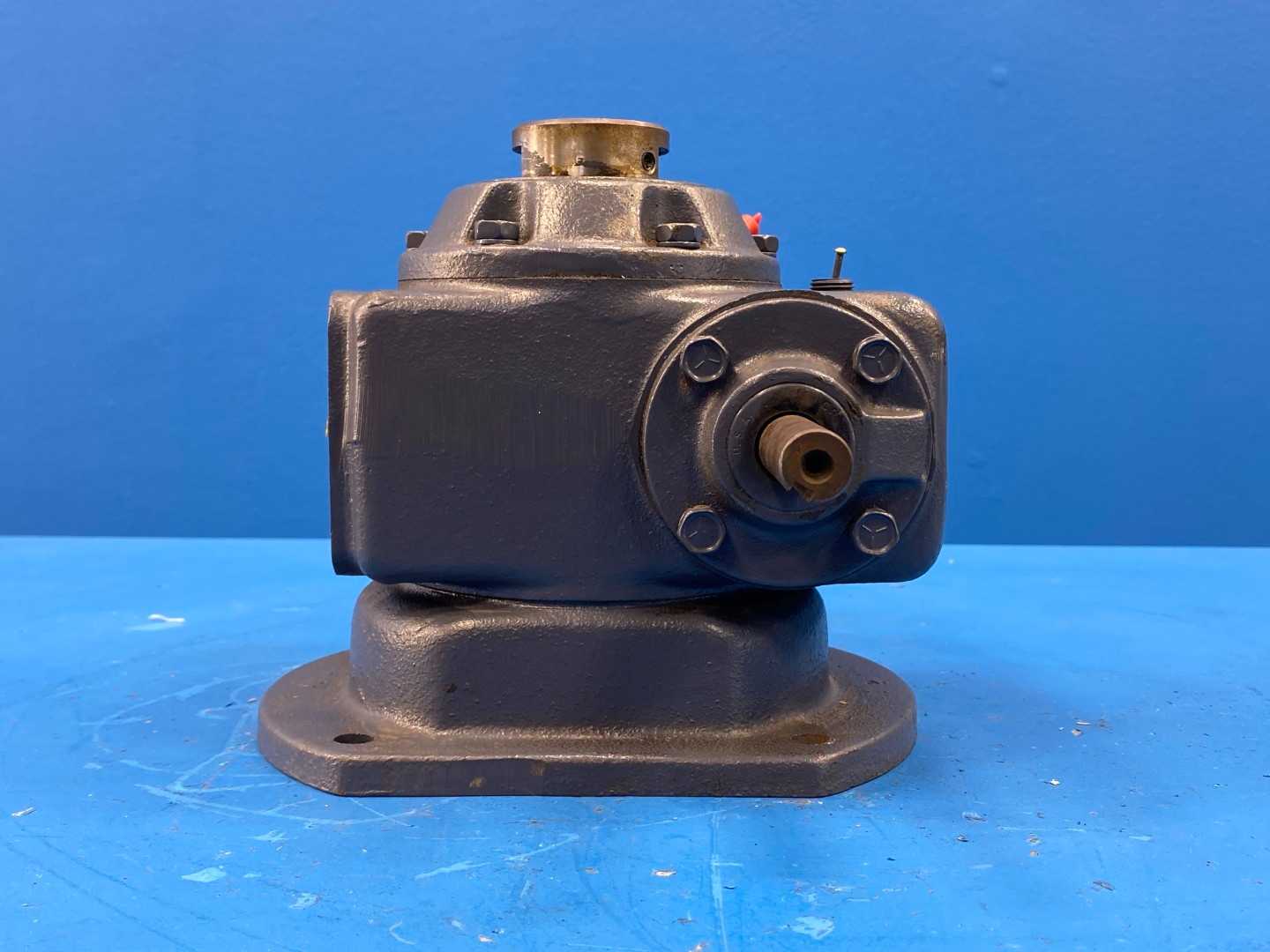 Winsmith 3SF Speed Reducer, 1822 Input RPM / AGMA 8 / 51-110F / Ratio 5:1, 2.34 Input HP