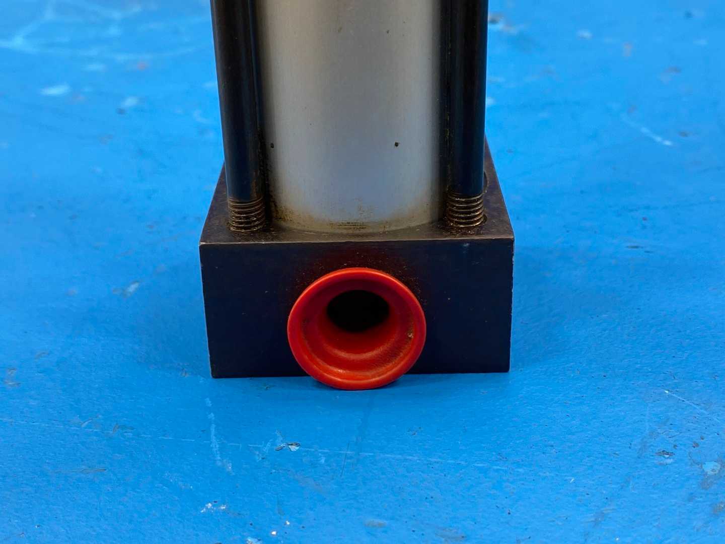 Norgren A1633A1-REV#3 1-1/2" Bore, 17-5/8" Stroke Pneumatic Cylinder 250 PSI