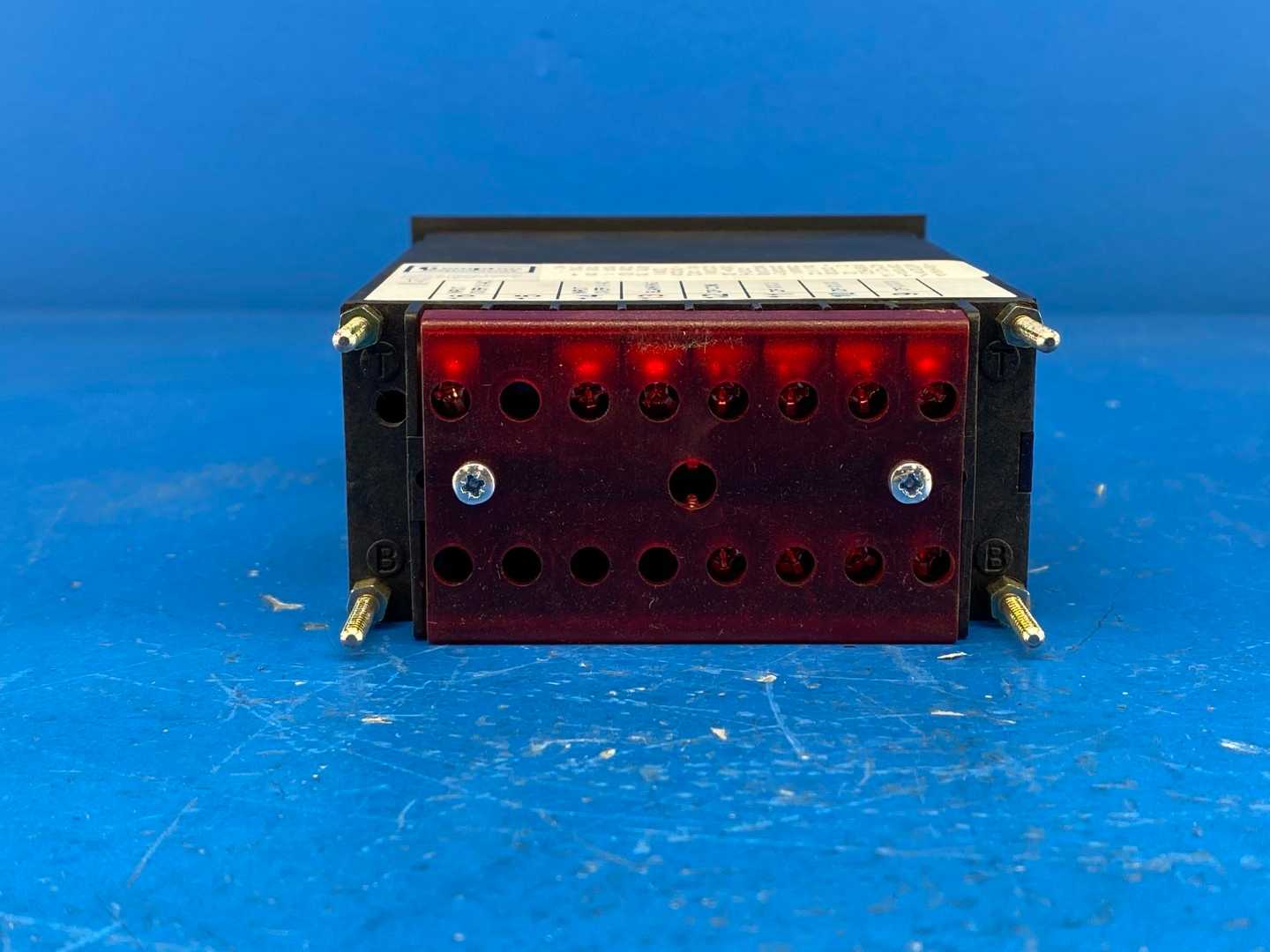Crompton 262-DGBU-LSTM-C6-PQ-61 Digital Panel Meter 0–5A Input 0–2000A Scale 120V 60Hz