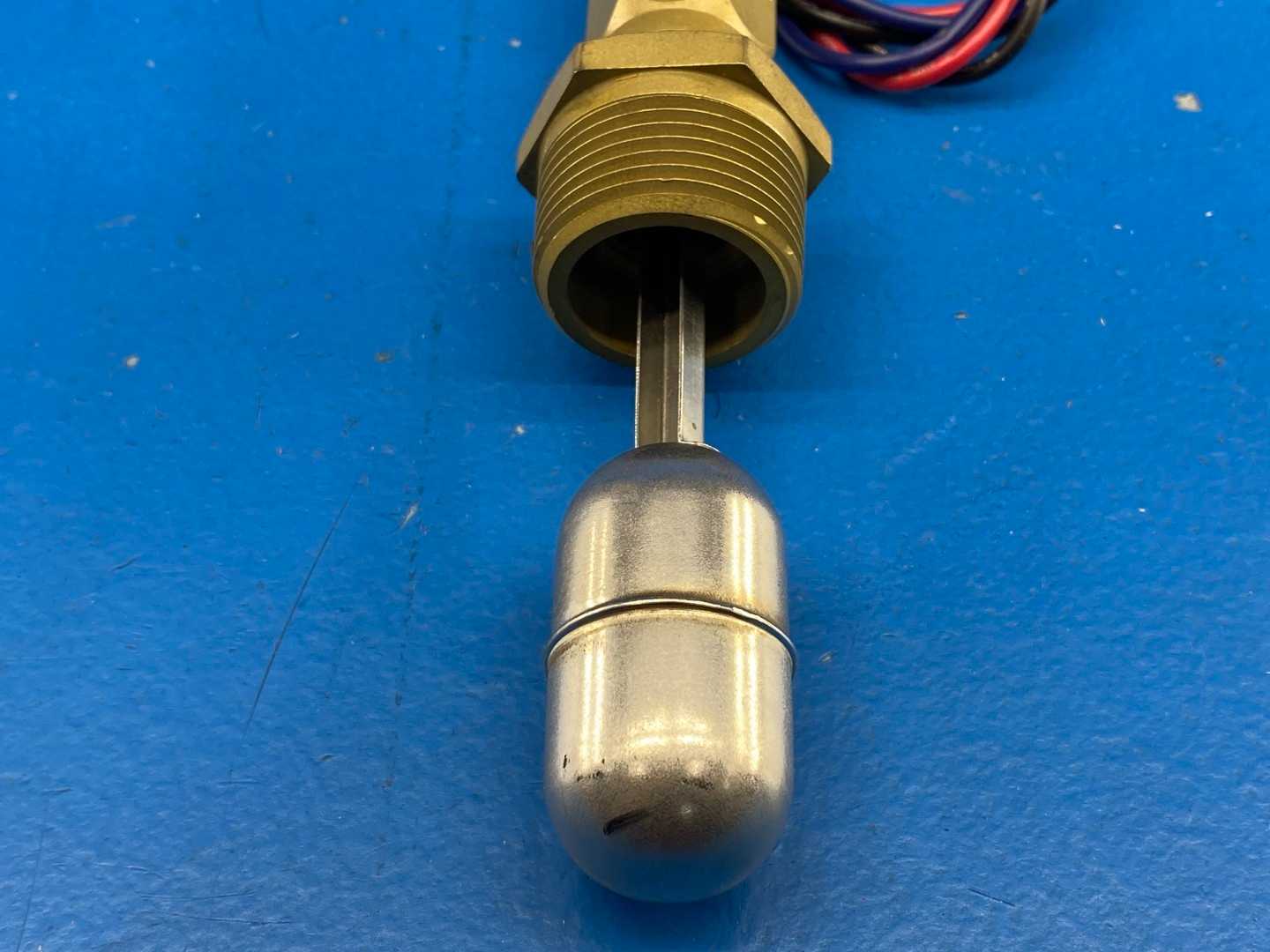 Dwyer Flotect L6 Series, Float Switch L6EPB-B-S-3-A, Brass, 200PSI