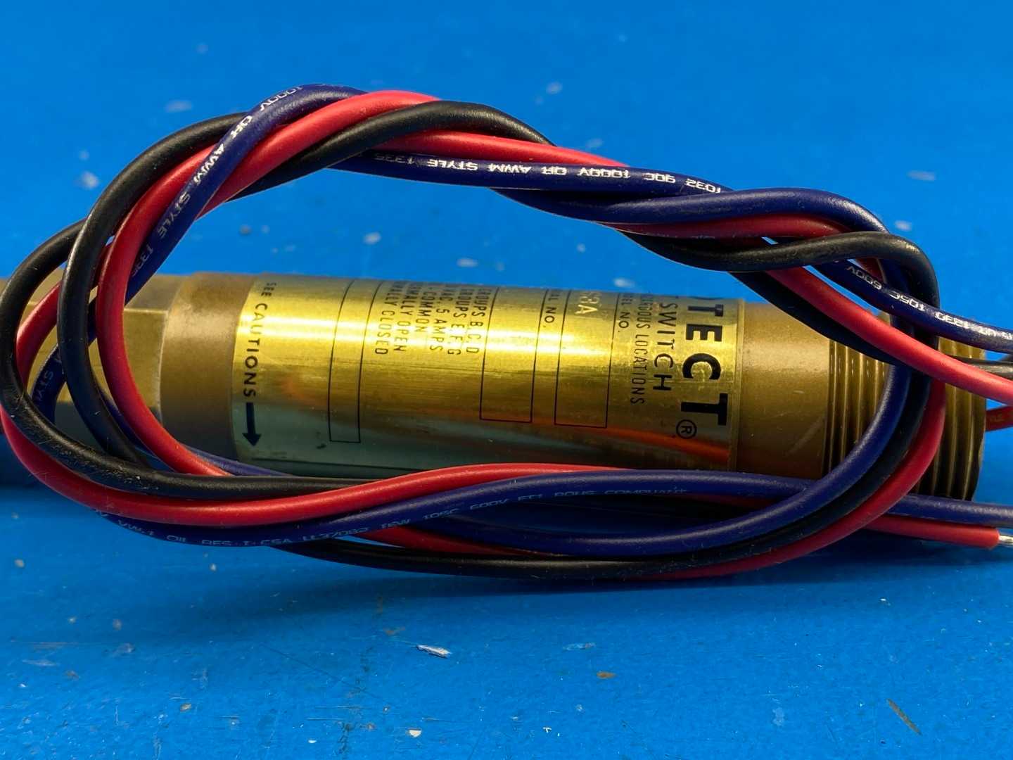 Dwyer Flotect L6 Series, Float Switch L6EPB-B-S-3-A, Brass, 200PSI