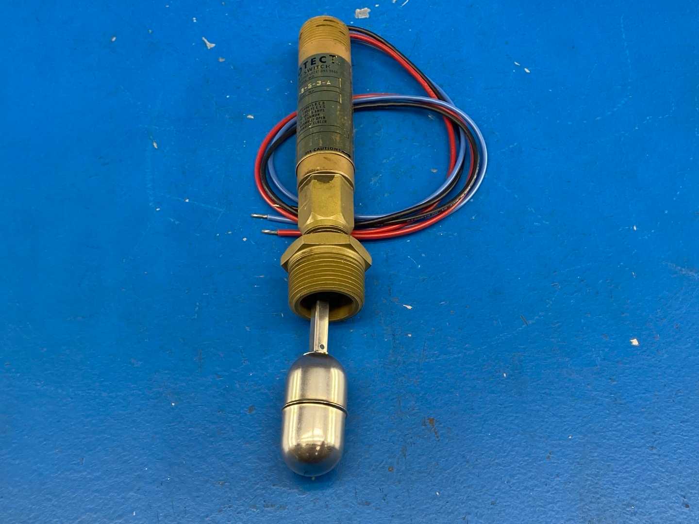 Dwyer Flotect L6 Series, Float Switch L6EPB-B-S-3-A, Brass, 200PSI
